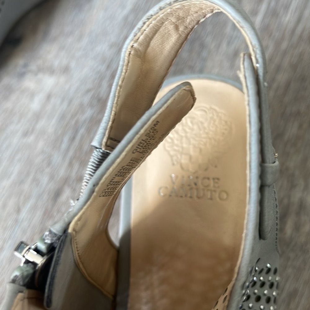 Vince Camuto Oriana Sparkly Perforated Wedge Sandals Size 5 Medium - Picture 5 of 11